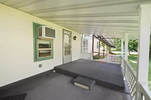 Exterior - 636 Evergreen Dr, Kalispell, MT 59901 photo 4 of 13