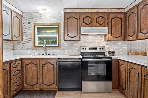 Kitchen - 636 Evergreen Dr, Kalispell, MT 59901 photo 3 of 3