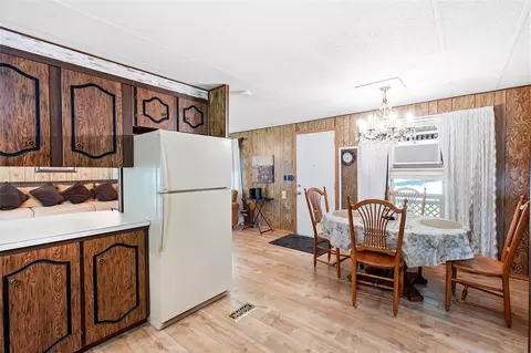 Dining - 636 Evergreen Dr, Kalispell, MT 59901 photo 3 of 3
