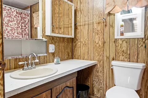 Bath - 636 Evergreen Dr, Kalispell, MT 59901 photo 3 of 4