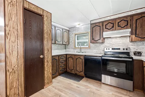 Kitchen - 636 Evergreen Dr, Kalispell, MT 59901 photo 2 of 3