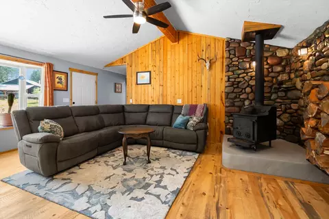 Living - 14378 Sylvan Dr, Bigfork, MT 59911 photo 1 of 2