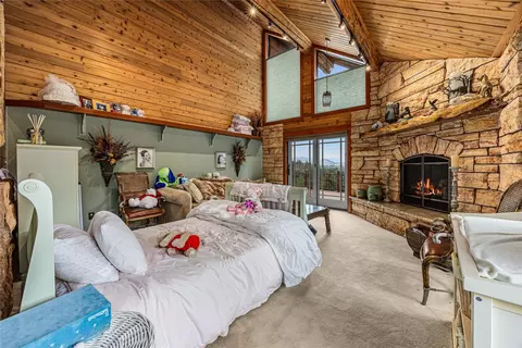 Bedroom - 80 Browns Gulch Rd, Clancy, MT 59634 photo 2 of 7