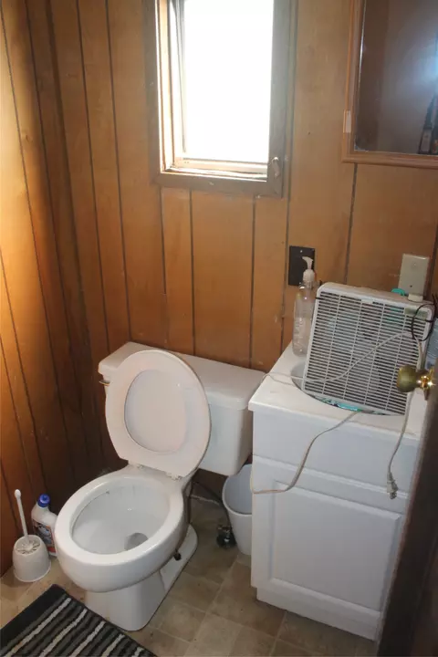 Bath - 437 Maple Dr, Kalispell, MT 59901 photo 5 of 6