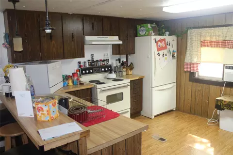 Kitchen - 437 Maple Dr, Kalispell, MT 59901 photo 6 of 7