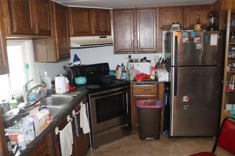Kitchen - 437 Maple Dr, Kalispell, MT 59901 photo 3 of 7