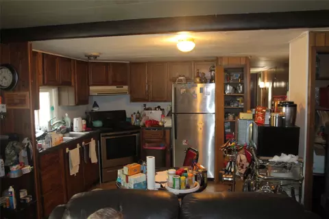 Kitchen - 437 Maple Dr, Kalispell, MT 59901 photo 5 of 7