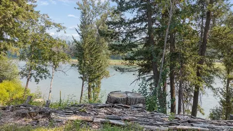 1530 Riparian Dr, Columbia Falls, MT 59912