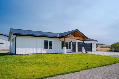 31 Moccasin Ln, Thompson Falls, MT 59873