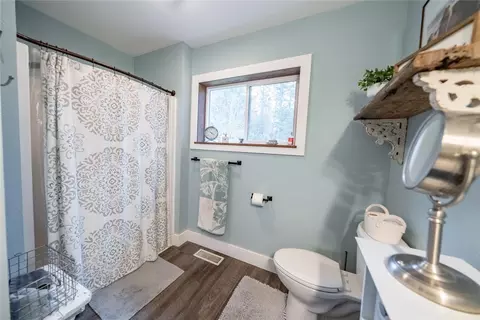 Bath - 55 Shalom Kerry Rd, Libby, MT 59923 photo 2 of 5