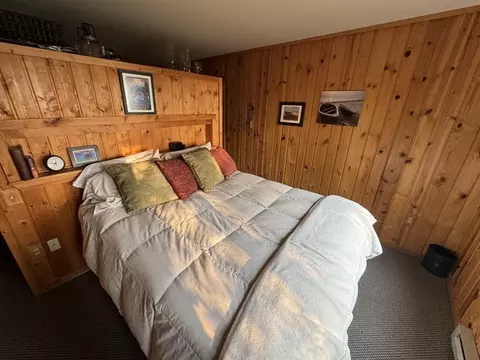 Bedroom - 332 Flathead Lodge Rd, Bigfork, MT 59911 photo 2 of 6