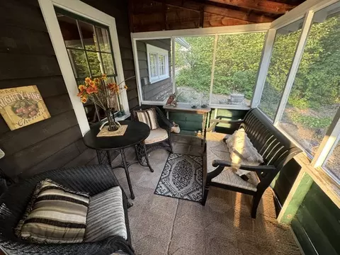 Exterior - 332 Flathead Lodge Rd, Bigfork, MT 59911 photo 2 of 5