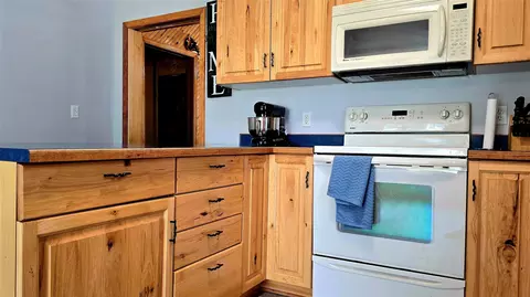 Kitchen - 27 Meyer Ave, Sand Coulee, MT 59472 photo 2 of 4