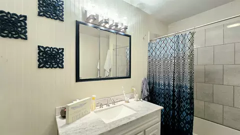Bath - 27 Meyer Ave, Sand Coulee, MT 59472 photo 1 of 2