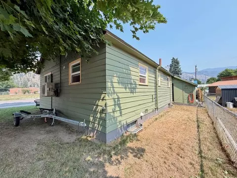 Exterior - 301 4th Ave E, Superior, MT 59872 photo 3 of 6