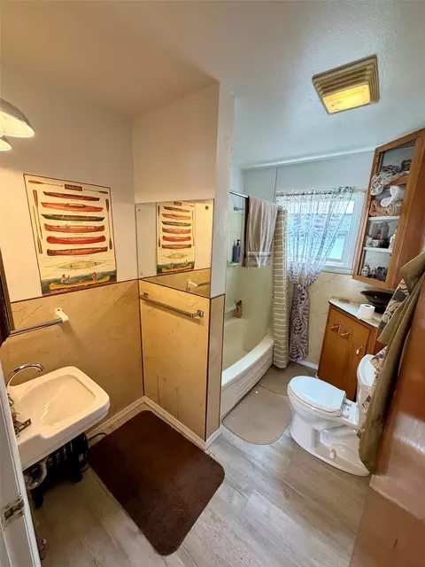 Bath - 301 4th Ave E, Superior, MT 59872 photo 1 of 3