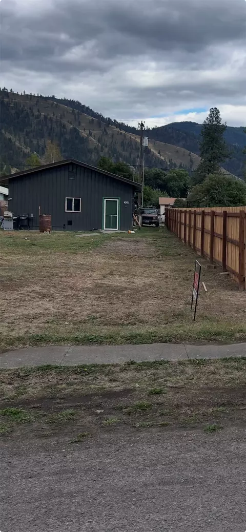 Exterior - 308 Pine St, Superior, MT 59872 photo 3 of 3