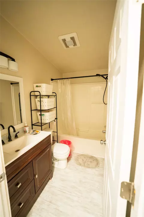Bath - 1137 Aspen Ln, Kalispell, MT 59901 photo 6 of 9