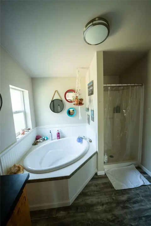 Bath - 1137 Aspen Ln, Kalispell, MT 59901 photo 2 of 9