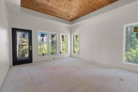 Bedroom - 33542 Westview Dr, Bigfork, MT 59911 photo 1 of 3