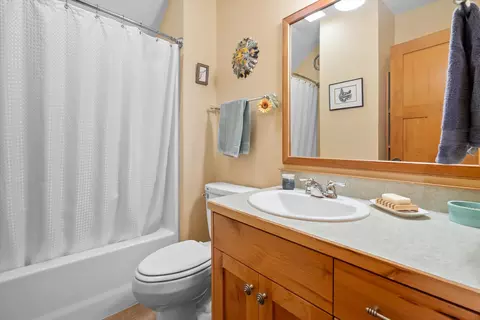 Bath - 13786 Ridge Loop Rd, Bigfork, MT 59911 photo 4 of 4