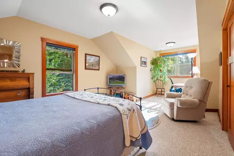Bedroom - 13786 Ridge Loop Rd, Bigfork, MT 59911 photo 3 of 4