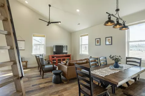 Dining - 131 Kyle Ln, Hamilton, MT 59840 photo 4 of 5