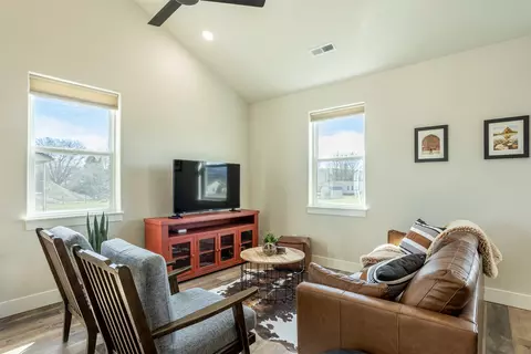 Living - 131 Kyle Ln, Hamilton, MT 59840 photo 3 of 12