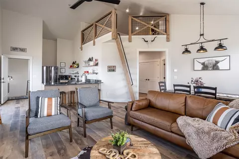 Living - 131 Kyle Ln, Hamilton, MT 59840 photo 8 of 12