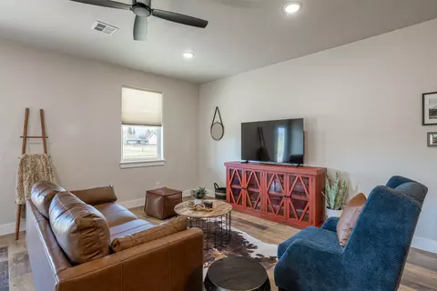 Living - 131 Kyle Ln, Hamilton, MT 59840 photo 1 of 12