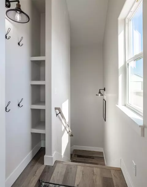 Entry Way - 131 Kyle Ln, Hamilton, MT 59840 photo 3 of 6
