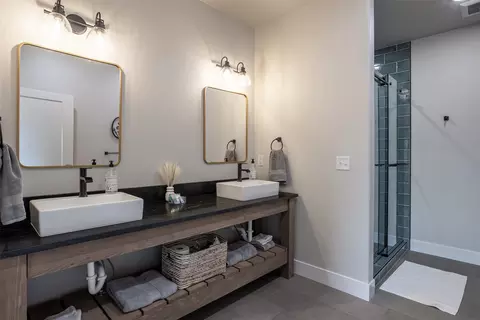Bath - 131 Kyle Ln, Hamilton, MT 59840 photo 13 of 15