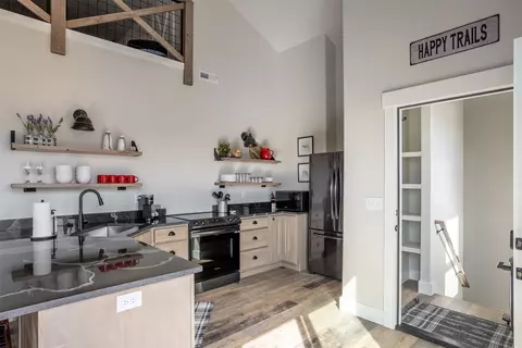 Kitchen - 131 Kyle Ln, Hamilton, MT 59840 photo 4 of 13