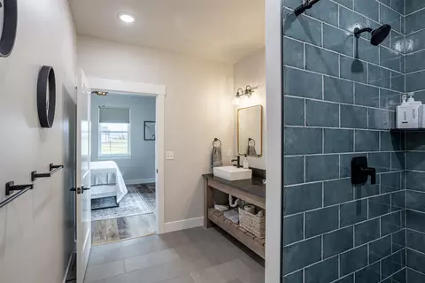 Bath - 131 Kyle Ln, Hamilton, MT 59840 photo 14 of 15