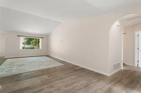 Living - 1010 Wolf Rd, Helena, MT 59602 photo 1 of 2