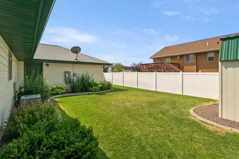 Exterior - 1010 Wolf Rd, Helena, MT 59602 photo 5 of 11