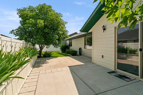 Exterior - 1010 Wolf Rd, Helena, MT 59602 photo 8 of 11