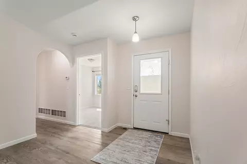 Entry Way - 1010 Wolf Rd, Helena, MT 59602 photo 4 of 5