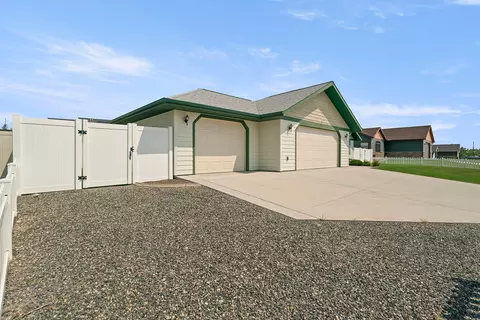 Exterior - 1010 Wolf Rd, Helena, MT 59602 photo 3 of 11