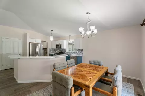 Dining - 1010 Wolf Rd, Helena, MT 59602 photo 3 of 3