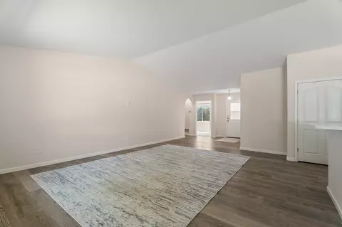 Living - 1010 Wolf Rd, Helena, MT 59602 photo 2 of 2