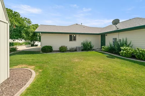 Exterior - 1010 Wolf Rd, Helena, MT 59602 photo 6 of 11