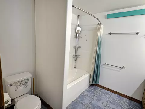 Bath - 203 Monroe St S, Boulder, MT 59632 photo 1 of 4