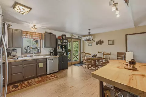 Kitchen - 19525 E Mullan Rd, Clinton, MT 59825 photo 1 of 5