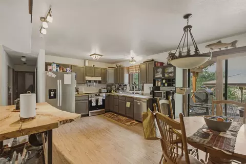Kitchen - 19525 E Mullan Rd, Clinton, MT 59825 photo 2 of 5