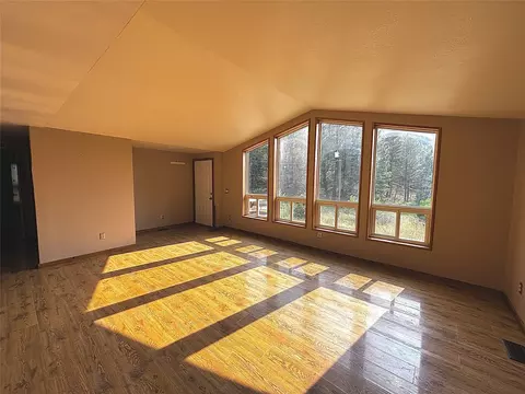 Living - 21 Platt Gulch Rd, Jefferson City, MT 59638 photo 2 of 5