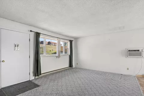 Living - 5 Lenore Ln, Boulder, MT 59632 photo 2 of 3