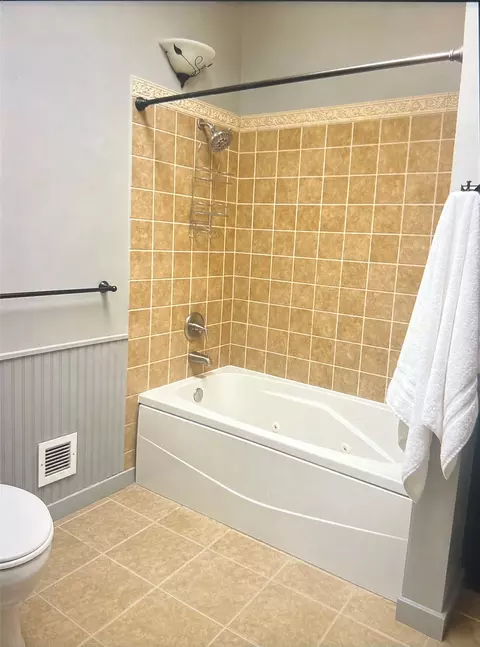 Bath - 179 Cooper Dr, Cascade, MT 59421 photo 2 of 5