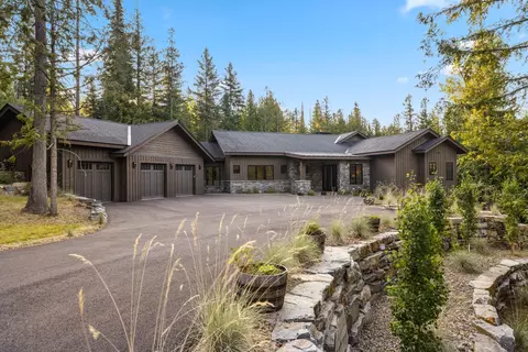 92 Woodlandstar Cir, Whitefish, MT 59937