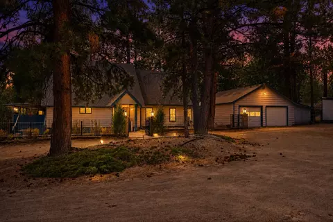 204 Downing Ln, Hamilton, MT 59840